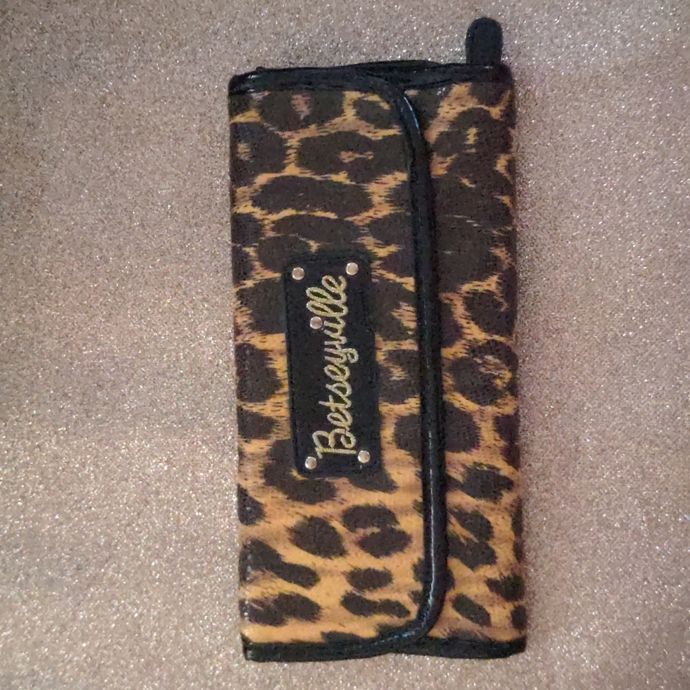 🔮3/30  Betsey Johnson travel bag